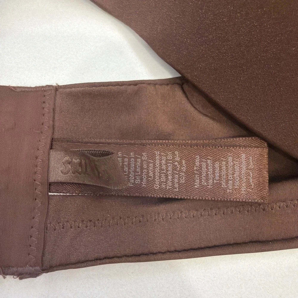 Skims Wireless Form Lightly Lined Plunge Micro Strap Bra PLG-8418W Sienna 40DDD - Picture 2 of 5